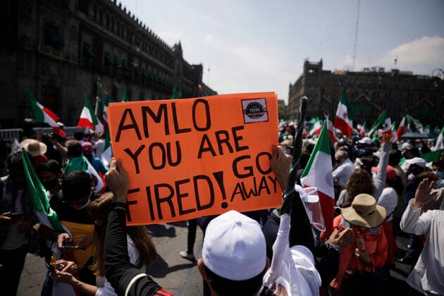 Mexico: FRENA demand resignation of Lopez Obrador MEXICO CITY, MEXICO - OCTOBER 3: A demonstrator from the National Anti-AMLO Front (FRENA) take part during a march to protest against the president of Mexico Andres Manuel Lopez Obrador, more than 100,000 people join at the march to demand the resignation of Lopez Obrador. Since September 21, tents were installed in the Zocalo demanding immediate resignation of Mexico s President. On October 3, 2020 in Mexico City, Mexico **World Rights ** Mexico City Mexico Copyright: MarianaxBae