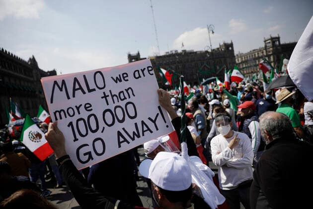 Mexico: FRENA demand resignation of Lopez Obrador MEXICO CITY, MEXICO - OCTOBER 3: A demonstrator from the National Anti-AMLO Front (FRENA) take part during a march to protest against the president of Mexico Andres Manuel Lopez Obrador, more than 100,000 people join at the march to demand the resignation of Lopez Obrador. Since September 21, tents were installed in the Zocalo demanding immediate resignation of Mexico s President. On October 3, 2020 in Mexico City, Mexico **World Rights ** Mexico City Mexico Copyright: MarianaxBae