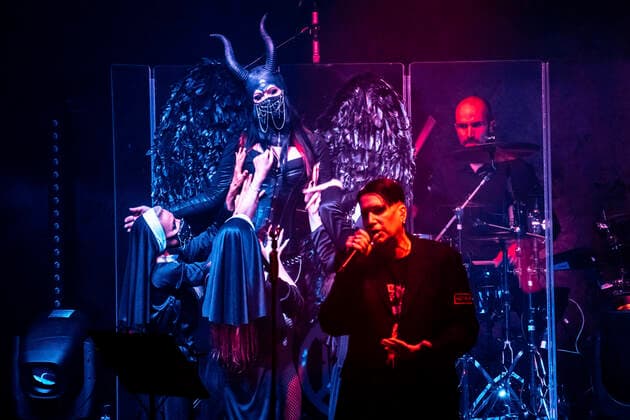 Bilder des Jahres 2020, Entertainment 10 Oktober Entertainment Themen der Woche KW40 Entertainment Bilder des Tages Blutengel live beim We Stay Together Live Open Air 2020 in der Freilichtbühne Junge Garde. Dresden, 03.10.2020 *** Blutengel live at the We Stay Together Live Open Air 2020 at the Freilichtbühne Junge Garde Dresden, 03 10 2020 Foto:xM.xWehnertx xFuturexImage