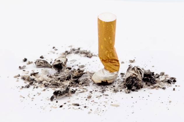 Mit dem Rauchen aufhören, eine ausgerückte Zigarette McPBBO *** Quit smoking, a cigarette out McPBBO McPBBO