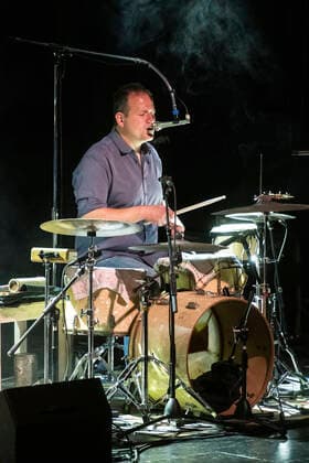 Christian Schwechheimer from Keimzeit live at Keimzeit Akustik Quintett Albertine at the Comödie Dresden Dresden, 05 10 2020 Foto:xM.xWehnertx xFuturexImage