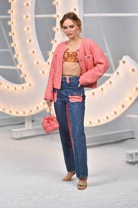 Bilder des Jahres 2020, Entertainment 10 Oktober Entertainment Themen der Woche KW41 Entertainment Bilder des Tages Paris Fashion Week: celebrites invites au defile Chanel Printemps-Ete 2021. Celebrities attending Chanel Show. 260820 2020-10-06 Paris France Depp-Paradis, Lily Rose  Copyright: xSergexArnalx xStarfacex STAR_260820_039
