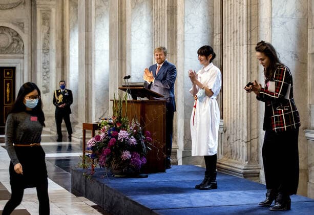 08-10-2020 Amsterdam King Willem-Alexander during the Royal award for modern painting 2020, Koninklijke Prijs voor Vrije Schilderkunst, at the Royal Palace in Amsterdam. The award is 9.000 euro  Copyright: xPPE NIEBOERx