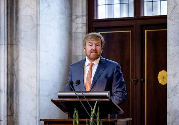 08-10-2020 Amsterdam King Willem-Alexander during the Royal award for modern painting 2020, Koninklijke Prijs voor Vrije Schilderkunst, at the Royal Palace in Amsterdam. The award is 9.000 euro  Copyright: xPPE NIEBOERx
