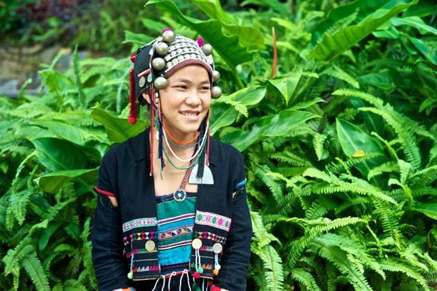 IMAGO Cultures of the world, Akha Volk in Laos August 5, 2013, Luang Prabang, Laos: Teen wearing a Akha Pouly Traditional Dress. Luang Prabang Laos - ZUMAc94_ 20130805_zap_c94_040 Copyright: xKikexCalvox