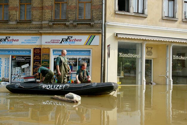 Meissen, Sachsen, Hochwasser, Innenstadt, aufgenommen am 17. August 2002. *** Meissen, Saxony, flood, city centre, taken on 17 August 2002