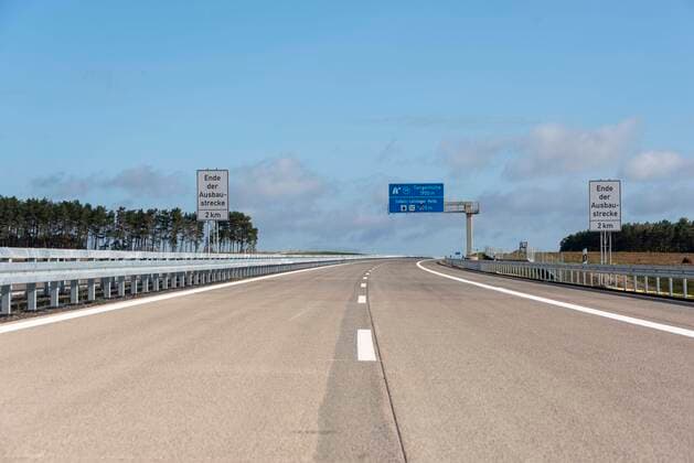Empty motorway, new construction of the northern extension of the A14, Dolle, Saxony Anhalt, Germany, Europe Copyright: imageBROKER/StephanxSchulz iblssz05867038.jpg