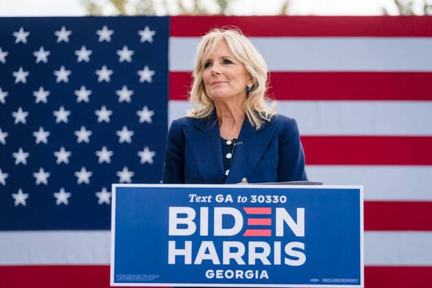 October 12, 2020 - Decatur, Georgia, USA - Dr. JILL BIDEN at Early Voting Rally in support of J. Biden at Manuel Maloof Administration Building. Decatur USA - ZUMAz03_ 20201012_sha_z03_958 Copyright: xKevinxLoweryx