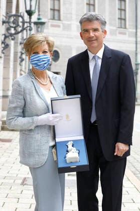 Carolin Reiber with her son Marcus Luitpold Maier at the presentation of the 32 Bavarian Television Award 2020 in the Munich Residence Munich, 14 10 2020 Foto:xD.xBedrosianx xFuturexImage