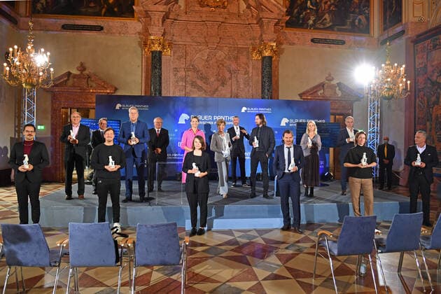Group picture of the prize winners under corona conditions, with a distance between them Carolin Reiber, Felix Klare, Katrin Buehlig, Sebastian Pufpaff Bavarian Television Prize 2020 on 14 10 2020 in the Kaisersaal in the Residenz in Munich