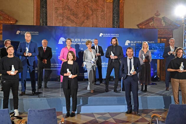 Group picture of the prize winners under corona conditions, with a distance between them Carolin Reiber, Felix Klare, Katrin Buehlig, Sebastian Pufpaff Bavarian Television Prize 2020 on 14 10 2020 in the Kaisersaal in the Residenz in Munich