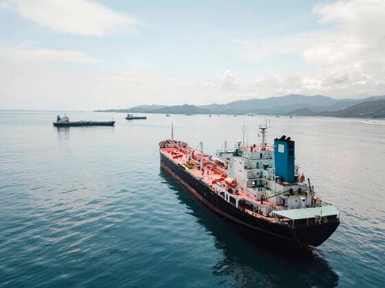 IMAGO Nature: Unsere Erde, Ressourcen, Erdöl Indonesia, Bali, Aerial view of oil tanker KNT02444
