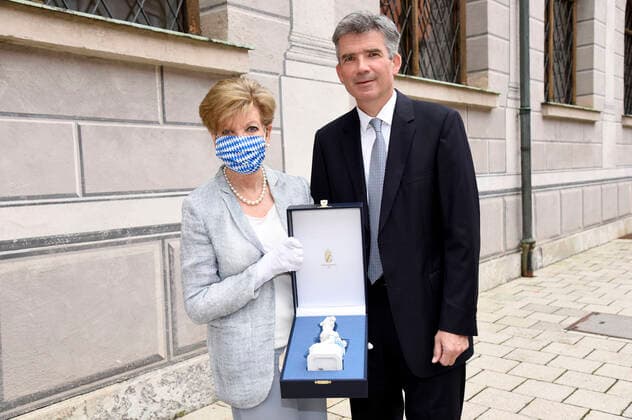 Carolin Reiber with her son Marcus Luitpold at the presentation of the 32 Bavarian Television Award 2020 in the Munich Residence Munich, 14 10 2020 Foto:xS.xAdamx xFuturexImage