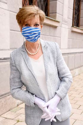 Carolin Reiber at the presentation of the 32 Bavarian Television Award 2020 in the Munich Residence Munich Munich, 14 10 2020 Foto:xS.xAdamx xFuturexImage