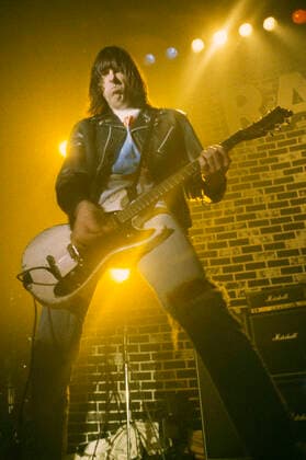 Johnny Ramone von den Ramones live beim SuperBang 93 in der Eilenriedenhalle. Hannover, 12.12.1993 *** Johnny Ramone of the Ramones live at the SuperBang 93 in the Eilenriedenhalle Hannover, 12 12 1993 Foto:xR.xKeuntjex xFuturexImage