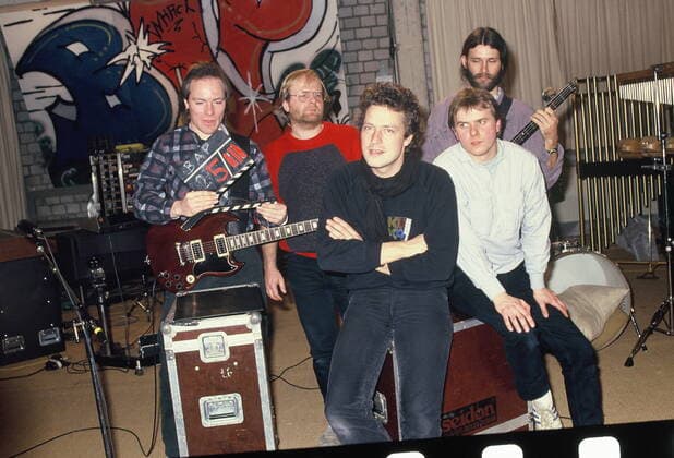 Die Band BAP mit Wolfgang Niedecken posiert bei einem TV Auftritt am 20.01.1986 *** The band BAP with Wolfgang Niedecken posing at a TV performance on 20 01 1986