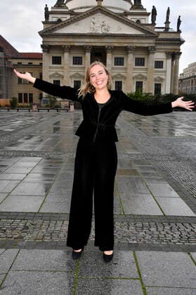 Elsa Dreisig at the photo call for the Opus Klassik 2020 award ceremony in front of the Konzerthaus Berlin, 18 10 2020 Foto:xF.xKernx xFuturexImage