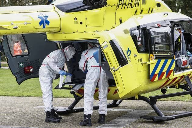 ALMELO The Lifeliner 5, a trauma helicopter specially equipped for the rapid transport of intensive care patients, is disinfected after transporting a coronavirus victim from Erasmus MC to ZGT In the spring this trauma helicopter was also used for corona transport in the Netherlands and Germany ANP VINCENT JANNINK  Copyright: xHollandsexHoogtex xxANPx x424160322x