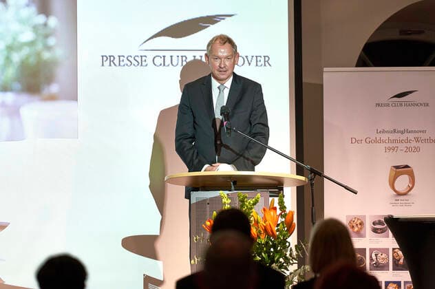 Lutz Marmor at the award of the Leibniz Ring Hanover 2020 to Rolf Zick at the Leineschloss Since 1997, the Press Club Hanover has been honouring personalities or institutions with the Leibniz Ring Hanover every year since 1997 who have attracted attention through an outstanding achievement or who have set a special example through their lifes work Hanover, 20 10 2020 Foto:xU.xStammx xFuturexImage