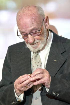 Rolf Zick at the Leibniz Ring Hanover 2020 to Rolf Zick at the Leineschloss Since 1997, the Press Club Hanover has been awarding the Leibniz Ring Hanover annually to personalities or institutions who have attracted attention through outstanding achievements or have made a special mark through their lifes work Hanover, 20 10 2020 Foto:xU.xStammx xFuturexImage
