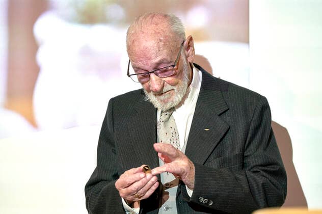 Rolf Zick at the Leibniz Ring Hanover 2020 to Rolf Zick at the Leineschloss Since 1997, the Press Club Hanover has been awarding the Leibniz Ring Hanover annually to personalities or institutions who have attracted attention through outstanding achievements or have made a special mark through their lifes work Hanover, 20 10 2020 Foto:xU.xStammx xFuturexImage