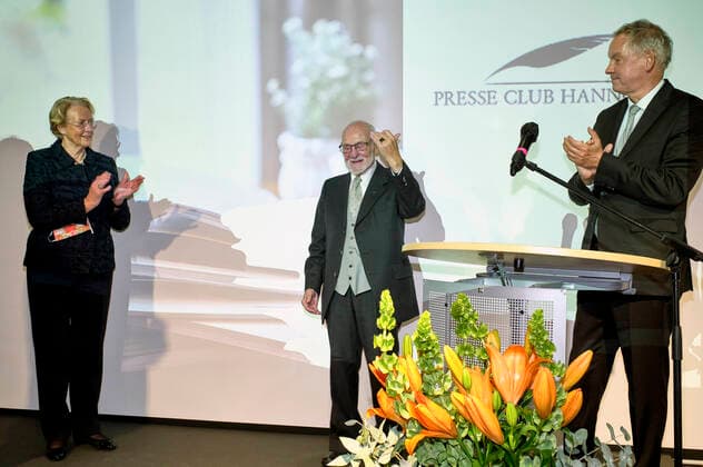 Eske Nannen, Rolf Zick and Lutz Marmor at the presentation of the Leibniz Ring Hanover 2020 to Rolf Zick at the Leineschloss Since 1997, the Press Club Hanover has been honouring personalities or institutions with the Leibniz Ring Hanover every year since 1997 who have attracted attention through an outstanding achievement or who have set a special example Foto:xU.xStammx xFuturexImage