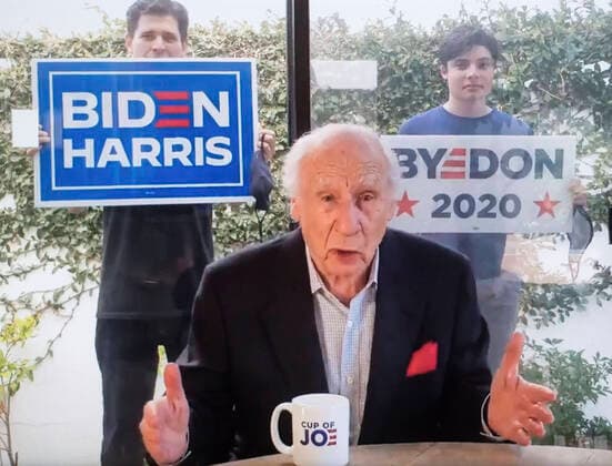 Bilder des Jahres 2020, Entertainment 10 Oktober Entertainment Themen der Woche KW43 October 21, 2020 - Los Angeles, California, USA. - Screen grab from the video made by MEL BROOKS, 94, endorsing Joe Biden for President. This is Mr. Brooks first-ever political video. Los Angeles U.S. - ZUMAce6_ 20201021_zaf_ce6_007 Copyright: xTwitterx