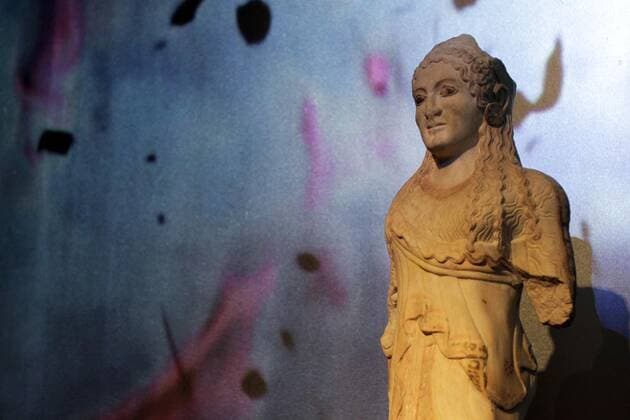 October 22, 2020, Athens, Greece: Kore statuette from the Athenian Acropolis. The National Archaeological Museum presents the new temporary exhibition titled Glorious Victories. Between Myth and History , which is part of the celebration program for the 2,500th anniversary of the Battle of Thermopylae and the Naval Battle of Salamis. Athens Greece - ZUMAv62_ 20201022_zaf_v62_022 Copyright: xAristidisxVafeiadakisx