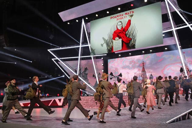 MOSCOW, RUSSIA - OCTOBER 23, 2020: Artists perform during the Athletes Salute the Great Victory concert held at the Megasport Sport Palace to mark this year s 75th anniversary of the victory in World War II. Vyacheslav Prokofyev TASS  TS0EBDE8