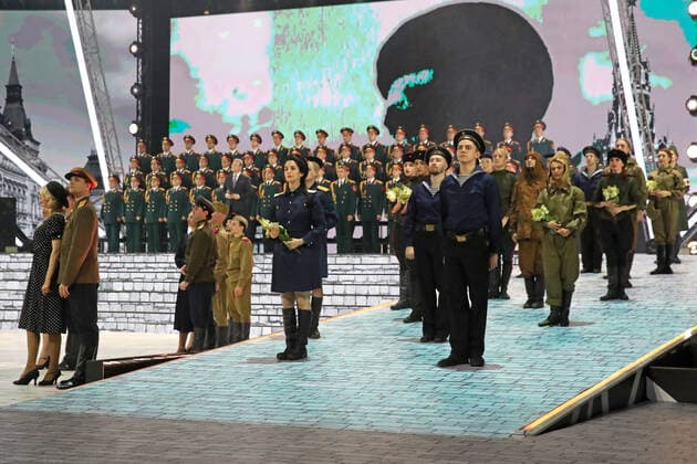 MOSCOW, RUSSIA - OCTOBER 23, 2020: Artists perform during the Athletes Salute the Great Victory concert held at the Megasport Sport Palace to mark this year s 75th anniversary of the victory in World War II. Vyacheslav Prokofyev TASS  TS0EBE19