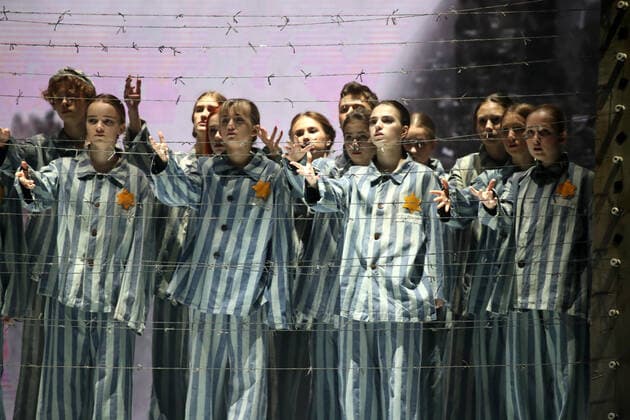 MOSCOW, RUSSIA - OCTOBER 23, 2020: Artists perform during the Athletes Salute the Great Victory concert held at the Megasport Sport Palace to mark this year s 75th anniversary of the victory in World War II. Vyacheslav Prokofyev TASS  TS0EBE2B