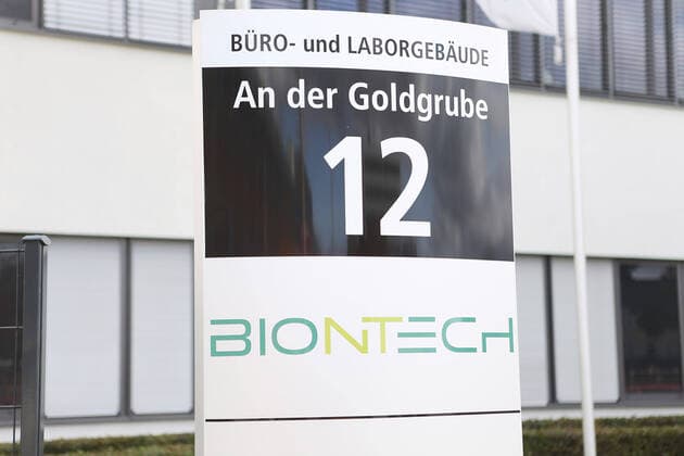 24 10 2020, xtvx, Wirtschaft Gesundheit, Biontech branch in Mainz, manufacturer of a vaccine against the Corona Covid 19 virus, vaccine, vaccination, pandemic, disease, illness, emwir Mainz