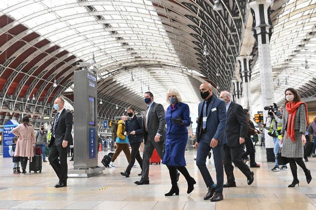 . 27 10 2020. London, United Kingdom. Camilla,The Duchess of Cornwall, at Paddington Station in London where she watched a demonstration by Medical Detection Dogs .  xi-Imagesx xPoolx IIM-21741-0013