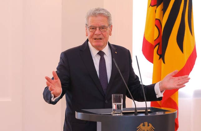 Verdienstorden, Bundespraesident 08.03.2017 Bundespraesident Joachim Gauck, Ansprache bei der Verleihung der Verdienstorden der Bundesrepublik Deutschland im Schloss Bellevue, Spreeweg, Berlin - 08.03.2017 - *** Order of Merit, Federal President 08 03 2017 Federal President Joachim Gauck, Address at the award ceremony of the Orders of Merit of the Federal Republic of Germany at Bellevue Palace, Spreeweg, Berlin 08 03 2017