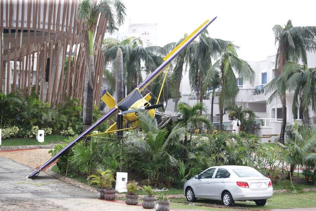 a plane that adorned the entrance of a hotel fell due to the strong gusts of wind of 130 kilometers per hour, by the arrived of the Hurricane Zeta in category 1 of the Saffir-Simpson scale; It is the third environmental phenomenon of its kind that has been recorded in a month. State authorities have launched a prevention operation where more than 70 shelters have been set up for affected people on October 27, 2020 in Cancun, Mexico Where: Cancun, Mexico When: 27 Oct 2020 Credit: Eyepix Cover Images Copyright: xRodolfoxFloresx 40976057 EDITORIAL USE ONLY. NOT FOR USE BY NEWSPAPERS BASED IN THE UK.