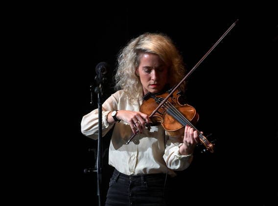 Concert of the music group ALMA, as part of the Salzkammergut Festwochen Gmunden, in the cultural centre AlFa in Steyrermühl Laakirchen in Austria, on 29 10 2020 The picture shows violinist Julia Lacherstorfer 2020 Concert of the music group ALMA, as part of the Salzkammergut Festwochen Gmunden, on 29 10 2020