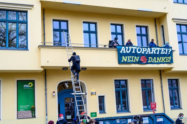 Activists of the environmental initiatives of Ende Gelände, Fridays for Future and Exctinction Rebellion occupy federal office of Bündnis 90 Die Grünen in Berlin Mitte They demand a stop to clearing in the Dannenroeder Wald snapshot photography B Niehaus