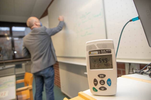 Schools in Corona Winter 22 10 2020 Fürth Schools in Corona Winter Alexander Hauptmann HBS, Heinrich Böll School, CO2 measuring device TG2020-0705