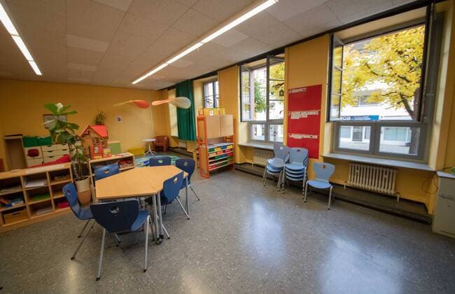 Due to pandemic, schools must air in classrooms every 20 minutes 22 10 2020 Lampertheim Due to pandemic, schools must air in classrooms every 20 minutes TG2020-0706