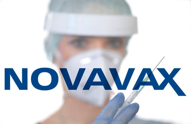 Symbol picture Corona vaccine of the company NOVAVAX, woman with syringe, Corona crisis, Baden Württemberg, Germany Coronavirus