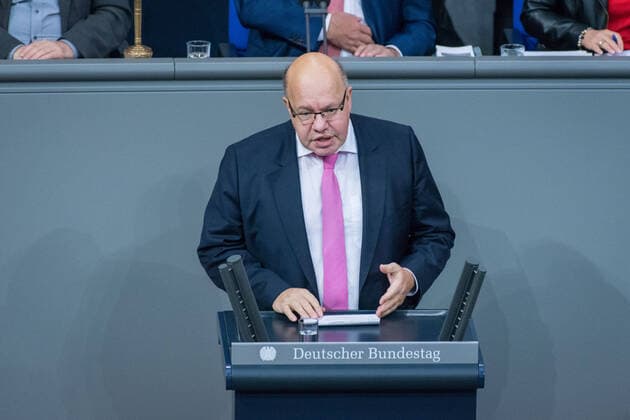 Berlin, Plenary Session in the German Bundestag Germany, Berlin 30 10 2020 In the picture Peter Altmaier Federal Minister of Economics and Energy, cdu during the debate on the Renewable Energies Act at the session of the German Bundestag Berlin Bundestag Berlin Germany