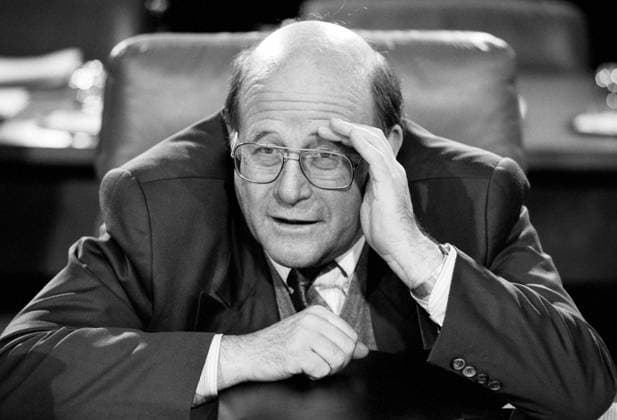 Archivbilder der Woche KW44 Bundesminister Wolfgang BOETSCH , CSU , bei einer Kabinettsitzung im November 1993 Minister Wolfgang BOETSCH , CSU , during a cabinet meeting in November 1993 Copyright by : Rainer UNKEL , Tel.: 0171 5457756 *** Federal Minister Wolfgang BOETSCH , CSU , at a cabinet meeting in November 1993 Minister Wolfgang BOETSCH , CSU , during a cabinet meeting in November 1993 Copyright by Rainer UNKEL , Tel 0171 5457756