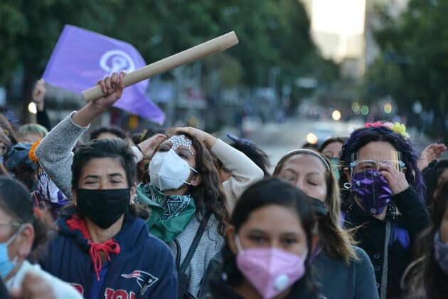 MEXICO CITY, MEXICO - NOVEMBER 2: A woman dressed as Catrina takes part during a march to commemorate victims of femicide, in protest against violence-gender during the Mexico Day of the Dead. Mexico is one of the countries in the world with the highest rate of gender violence, in 2020 there have been new 489 femicides on November 2, 2020 in Mexico City, Mexico. Credit: Carlos Tischler Eyepix Group The Photo Access MEX - 2020 - Day Of The Dead Protest Against Gender Violence in Mexico City  Copyright: xCarlosxTischlerx
