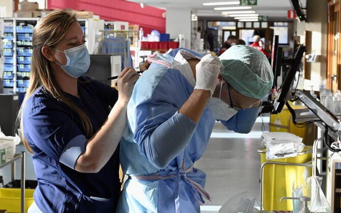 Illustration picture shows the Covid-19 unit at the CHU hospital in Liege, Tuesday 03 November 2020. Belgium is in a second lockdown as hospitalisations of COVID-19 patients reach record highs.  ERICxLALMAND 2576412