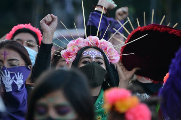 Mexico: Protest against Femicide MEXICO CITY, MEXICO - NOVEMBER 2: A woman dressed as Catrina takes part during a march to commemorate victims of femicide, in protest against violence-gender during the Mexico Day of the Dead. Mexico is one of the countries in the world with the highest rate of gender violence, in 2020 there have been new 489 femicides on November 2, 2020 in Mexico City, Mexico **World Rights ** Mexico City Mexico Copyright: CarlosxTischler