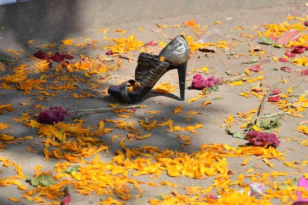 MEXICO CITY, MEXICO - NOVEMBER 2: A female shoe is seen during a offering as part of Day of the Dead to commemorates sex workers who were victims of Femicide, on November 2, 2020 in Mexico City, Mexico. Credit: Carlos Tischler Eyepix Group The Photo Access MEX - 2020 - Altars To Commemorate Sex Workers in Day Of The Dead in Mexico City  Copyright: xCarlosxTischlerx