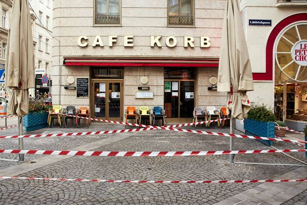 (201104) -- VIENNA, Nov. 4, 2020 -- A closed coffee bar is seen in Vienna, Austria, Nov. 3, 2020. Austria entered a second national lockdown from Tuesday to the end of November. (Photo by Xinhua) AUSTRIA-VIENNA-COVID-19-LOCKDOWN GeorgesxSchneider 