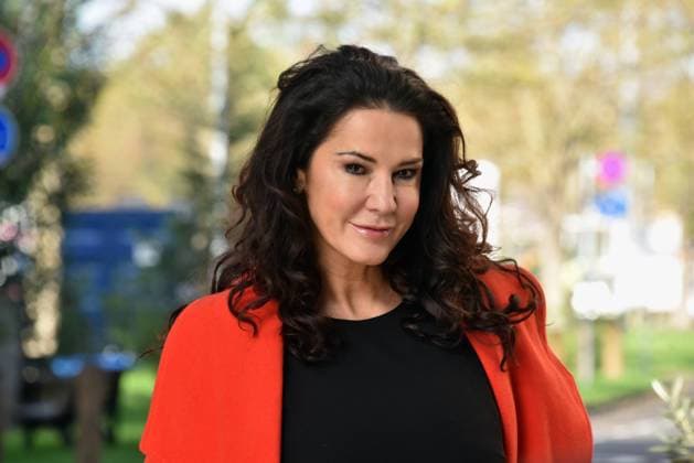 Bilder des Jahres 2020, Entertainment 11 November Entertainment Themen der Woche KW45 Entertainment Bilder des Tages Die Schauspielerin Mariella Ahrens posiert in der Kulisse der RTL Serie Unter uns in der sie ab 10.02.2021 zu sehen sein wird ACHTUNG SPERRFRIST bis zum 01.02.2021 für die Veröffentlichung der Fotos *** The actress Mariella Ahrens poses in the scenery of the RTL series Unter uns in which she will be shown from 10 02 2021 until 01 02 2021 for the publication of the photos