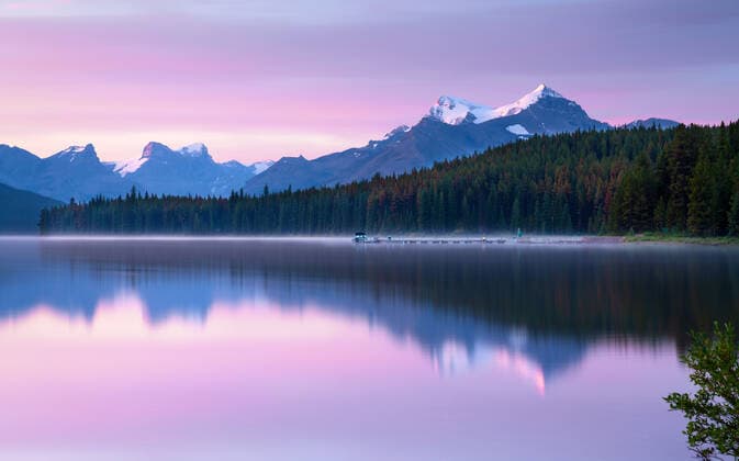 Maligne Lake, Jasper National Park, Alberta, Canada 1100100343