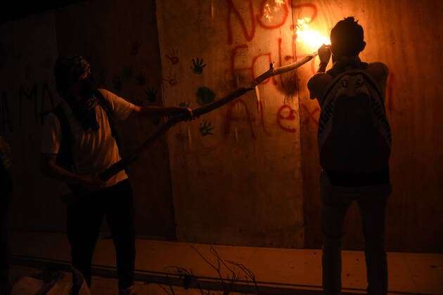 CANCUN, MEXICO - NOVEMBER 9: A man takes part during the riots at Central Prosecutor s Office of Quintana Roo in protest against of Femicide of Alexis and demand from the authorities the lack of results to prevent Femicide in Mexico on November 9, 2020 in Cancun, Mexico. Credit: Rodolfo Flores Eyepix Group The Photo Access MEX - 2020 - Protest Against Alexis Gender-Violence in Cancun  Copyright: xRodolfoxFloresx